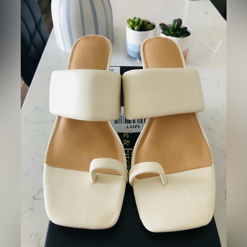 Abercrombie & Fitch - Women's Heel Sandal - Cream